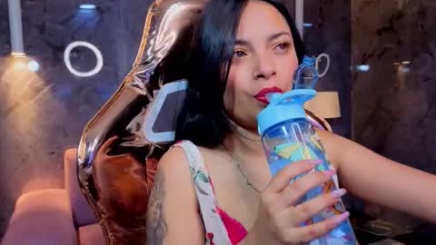 Snapshot of odette_b chatting on 25, 11, 2025 odette_b online show from 25, 11, 2025