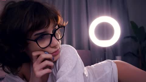 Thea online show from 2, 11, 2025