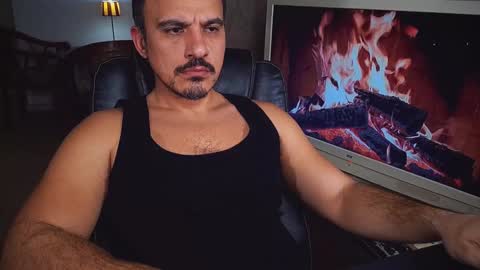 Snapshot of officeman7 chatting on 12, 1, 2025 officeman7 online show from 12, 1, 2025