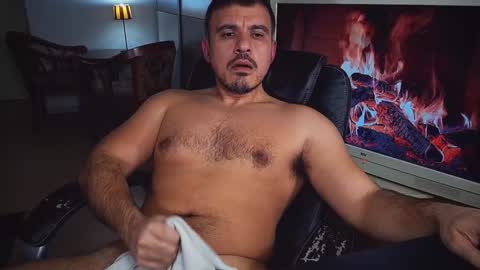 Snapshot of officeman7 chatting on 29, 1, 2025 officeman7 online show from 29, 1, 2025