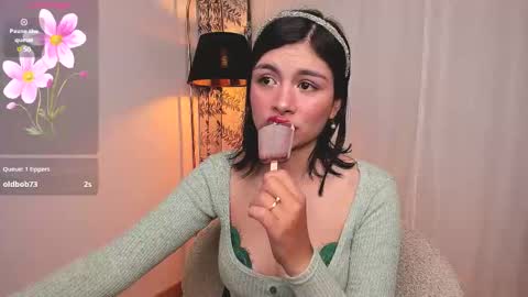 Snapshot of oh__holly chatting on 8, 10, 2025 Holly online show from 8, 10, 2025