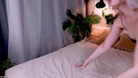 Lily online show from 9, 7, 2026