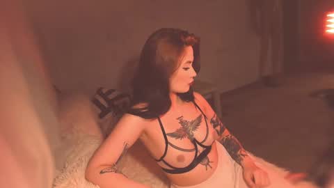 your dear Lilith Chapman online show from 8, 3, 2025