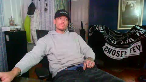 Snapshot of oh_you_know69 chatting on 8, 7, 2026 who dares toss me some tips lets have fun online show from 8, 7, 2026