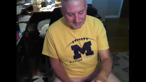 Snapshot of ohfukitsbob chatting on 12, 9, 2025 ohfukitsbob online show from 12, 9, 2025