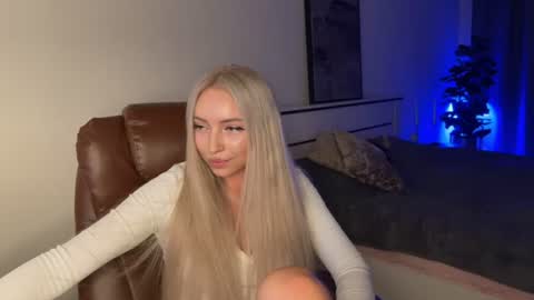 Snapshot of ohmyemma chatting on 13, 6, 2026 Emma online show from 13, 6, 2026
