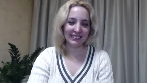 Snapshot of ohsweetmari chatting on 2, 3, 2025 Mari online show from 2, 3, 2025