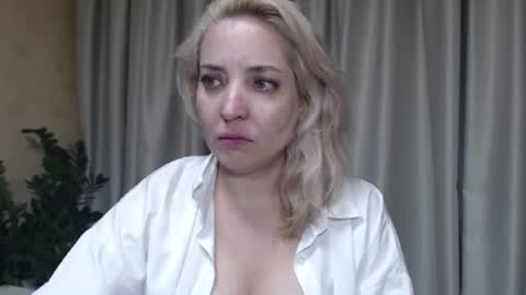 Snapshot of ohsweetmari chatting on 17, 9, 2025 Mari online show from 17, 9, 2025