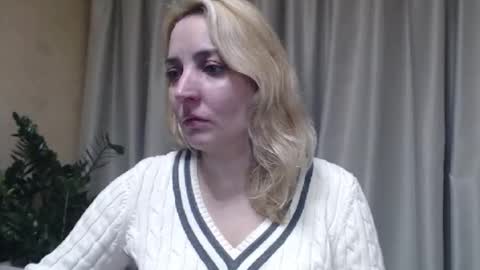 Snapshot of ohsweetmari chatting on 22, 10, 2025 Mari online show from 22, 10, 2025