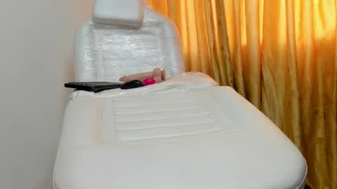 Olaia  online show from 12, 3, 2025