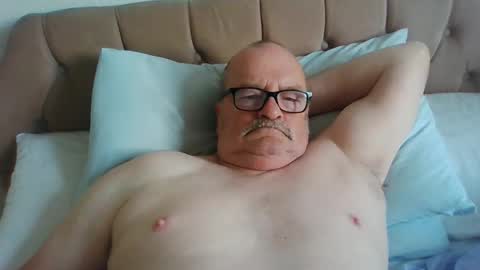 Snapshot of old_fkrr_ chatting on 6, 10, 2025 old_fkrr_ online show from 6, 10, 2025