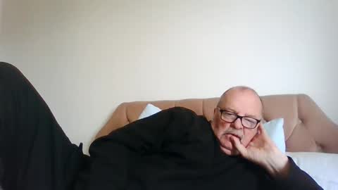 Snapshot of old_fkrr_ chatting on 10, 10, 2025 old_fkrr_ online show from 10, 10, 2025