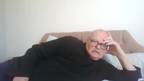 Snapshot of old_fkrr_ chatting on 28, 10, 2025 old_fkrr_ online show from 28, 10, 2025