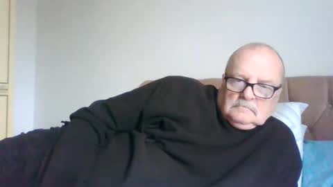 Snapshot of old_fkrr_ chatting on 7, 11, 2025 old_fkrr_ online show from 7, 11, 2025