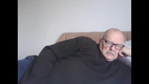 Snapshot of old_fkrr_ chatting on 8, 11, 2025 old_fkrr_ online show from 8, 11, 2025