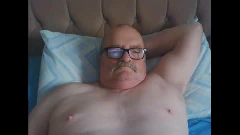 Snapshot of old_fkrr_ chatting on 11, 11, 2025 old_fkrr_ online show from 11, 11, 2025