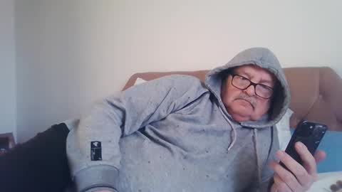 Snapshot of old_fkrr_ chatting on 24, 11, 2025 old_fkrr_ online show from 24, 11, 2025