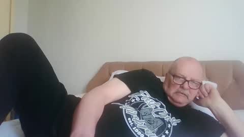 Snapshot of old_fkrr_ chatting on 22, 4, 2026 old_fkrr_ online show from 22, 4, 2026