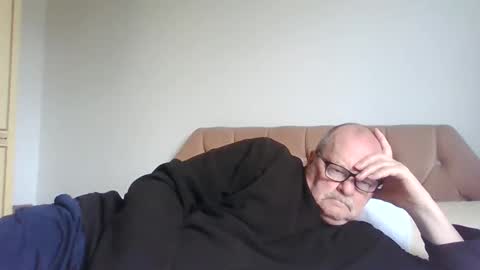 Snapshot of old_fkrr_ chatting on 28, 4, 2026 old_fkrr_ online show from 28, 4, 2026