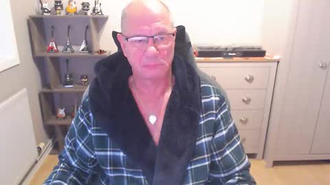 Snapshot of oldveteranuk chatting on 10, 9, 2025 oldveteranuk online show from 10, 9, 2025