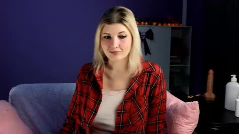 OliSunny Olivia online show from 2, 11, 2025