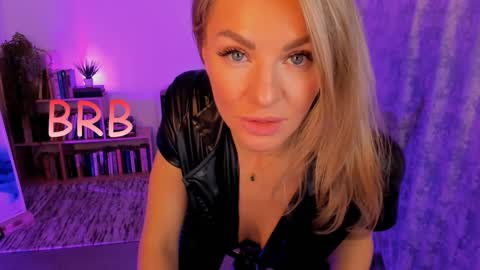 oliva_candy online show from 11, 1, 2025