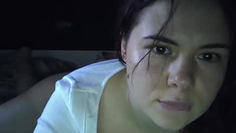 Snapshot of olivepeach chatting on 24, 4, 2026 Oil online show from 24, 4, 2026