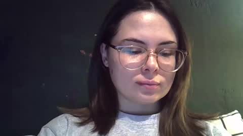 Snapshot of olivepeach chatting on 3, 5, 2026 Oil online show from 3, 5, 2026