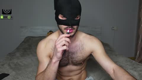 Oliver  Kaen online show from 1, 2, 2025