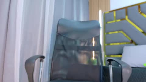 Snapshot of oliver_bigblack_cock chatting on 6, 5, 2026 Oliver online show from 6, 5, 2026