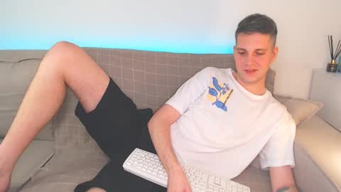 Snapshot of oliver_hort chatting on 16, 1, 2025 Oliver online show from 16, 1, 2025