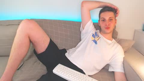 Snapshot of oliver_hort chatting on 2, 3, 2025 Oliver online show from 2, 3, 2025