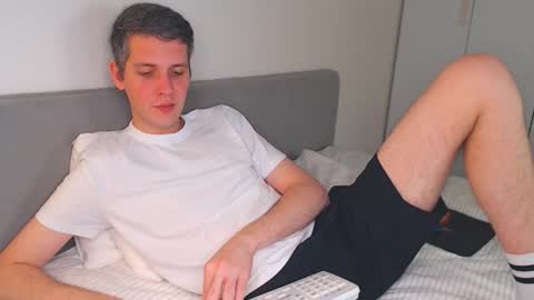 Snapshot of oliver_hort chatting on 17, 11, 2025 Oliver online show from 17, 11, 2025