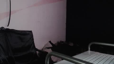 oliver_laid_2023 online show from 14, 12, 2024