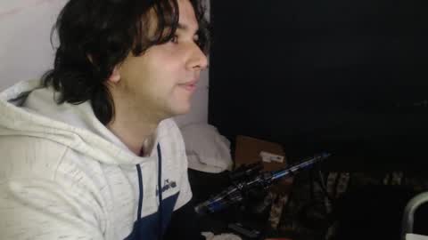 oliver_laid_2023 online show from 15, 12, 2024