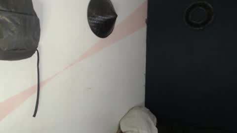 oliver_laid_2023 online show from 15, 12, 2024