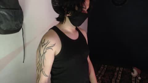 oliver_laid_2023 online show from 16, 12, 2024