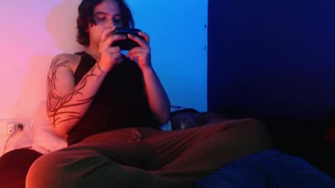 oliver_laid_2023 online show from 29, 12, 2024