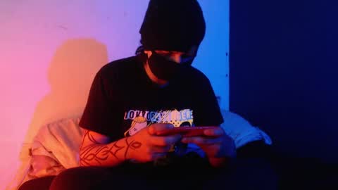 oliver_laid_2023 online show from 6, 1, 2025