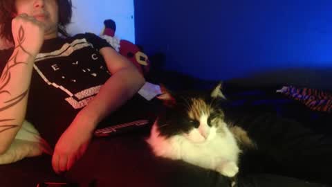 oliver_laid_2023 online show from 3, 2, 2025