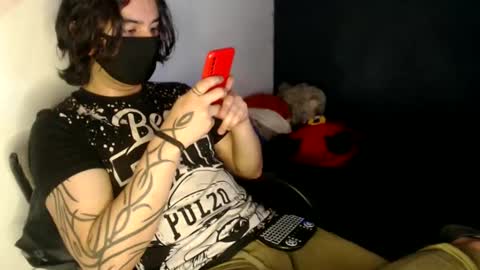 oliver_laid_2023 online show from 14, 2, 2025