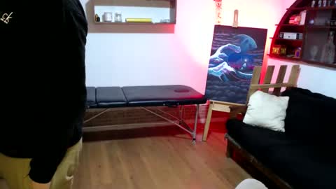 oliver_laid_2023 online show from 17, 10, 2025