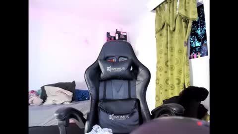 Snapshot of oliver_mrgn chatting on 8, 10, 2025 oliver_mrgn online show from 8, 10, 2025