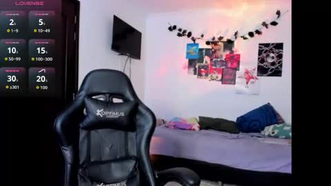 Snapshot of oliver_mrgn chatting on 2, 12, 2025 oliver_mrgn online show from 2, 12, 2025