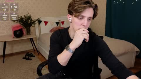 Snapshot of oliver_travis chatting on 2, 1, 2025 Oliver Evans online show from 2, 1, 2025