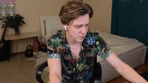 Snapshot of oliver_travis chatting on 4, 2, 2025 Oliver Evans online show from 4, 2, 2025