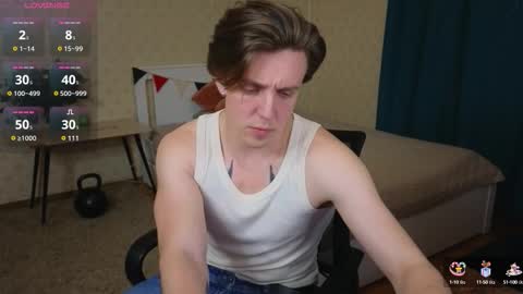 Snapshot of oliver_travis chatting on 12, 9, 2025 Oliver Evans online show from 12, 9, 2025