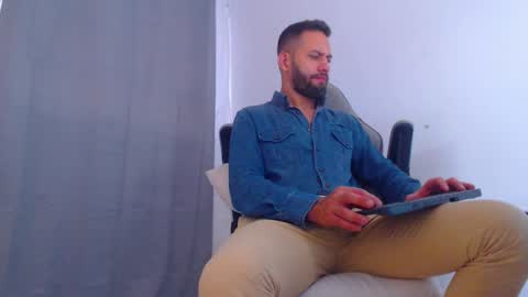 Snapshot of oliverdrew1 chatting on 8, 12, 2024 oliver online show from 8, 12, 2024