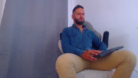 Snapshot of oliverdrew1 chatting on 16, 12, 2024 oliver online show from 16, 12, 2024