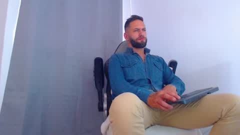 Snapshot of oliverdrew1 chatting on 16, 12, 2024 oliver online show from 16, 12, 2024